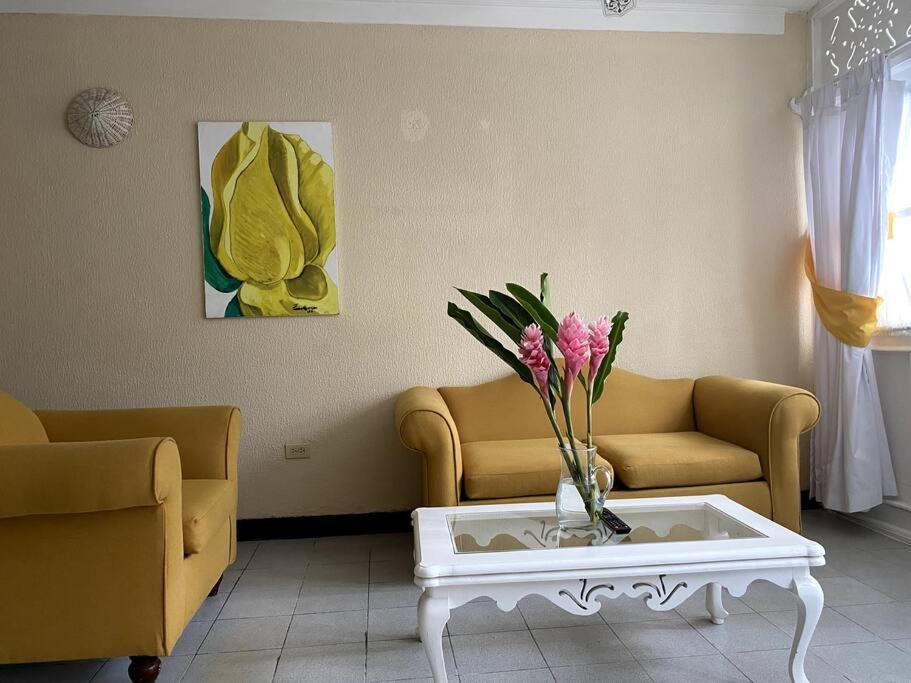 Lush Tropical Apartment Located In A 4-Star Resort Runaway Bay Zewnętrze zdjęcie